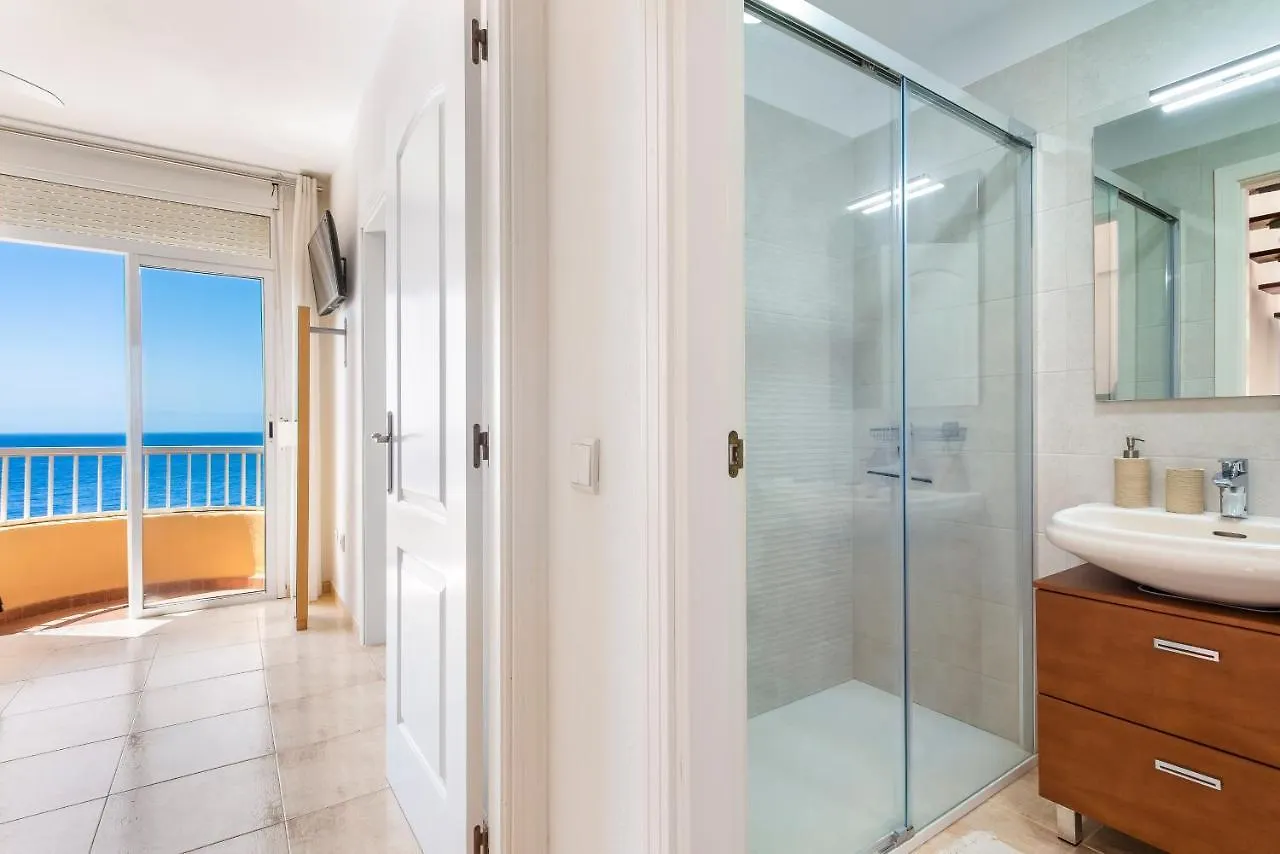 Beachfront Triplex With Swimming Pool & Parking Радазул Апартаменты