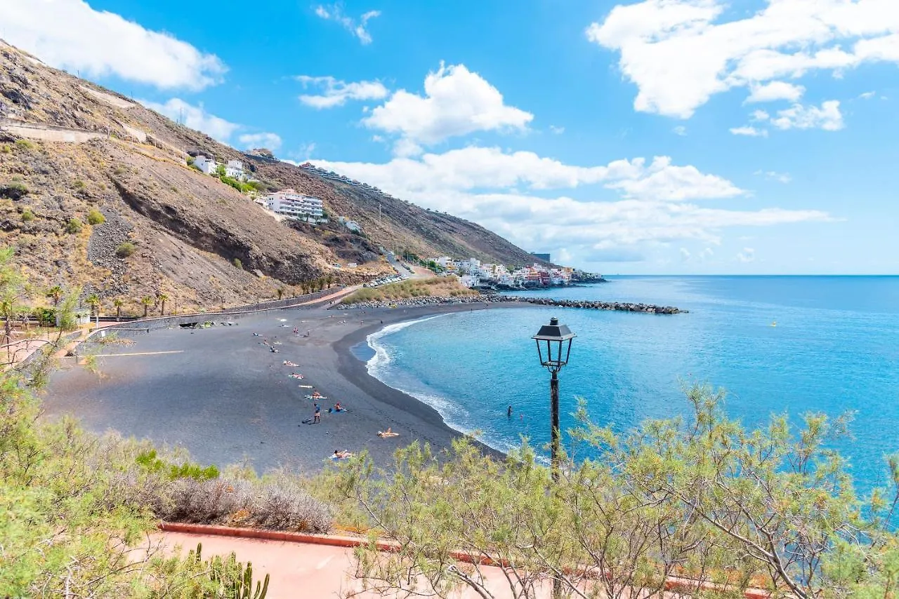 Beachfront Triplex With Swimming Pool & Parking Радазул Апартаменты